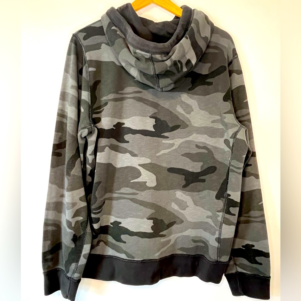 Abercrombie & Fitch Men's Grey Camouflage Hoodie - Picture 3 of 3